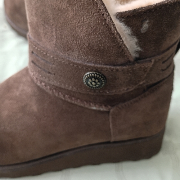 BearPaw Tan Suede Boots with Soft Lining - Picture 7 of 8